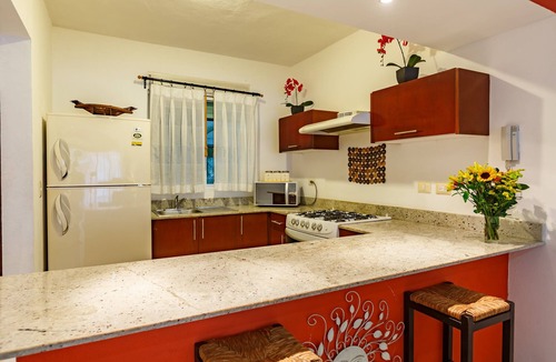 Zazil-ha Condo | Casa Meridian - One Block to the beach and 5th Av - two bed rooms - WI-FI