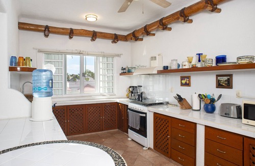 Colonia Andres House | Casa Olas 3 bedroom, 2.5 bathrooms, private garage and swimming pool.