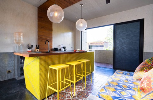 La Veleta House | CASA T - Chic, Modern Villa with 3 Master Suites, AC & Pool