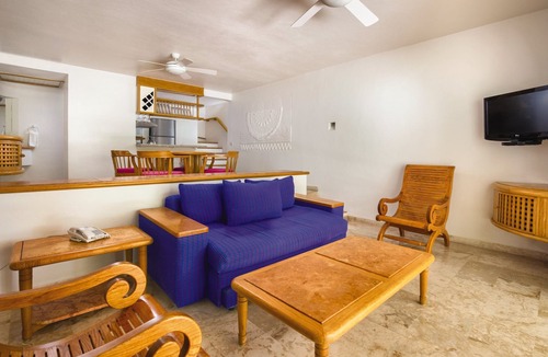 Salinas Resort | Cave of the Sleeping Sharks!