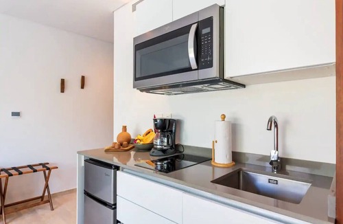 La Veleta Apartment | Central Park Lagunas - Luxury Modern Condo with Kitchen