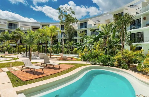 La Veleta Apartment | Central Park Lagunas - Luxury Modern Condo with Kitchen
