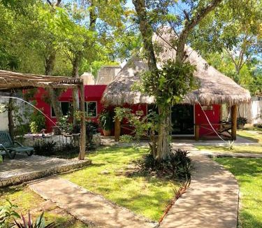 Alfredo V. Bonfil House | Ch'ejum bungalow