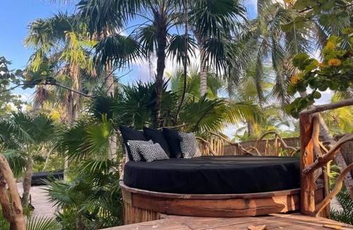 Chacchoben House | Charming 2-bedroom bungalow in lovely Tulum with WiFi, AC