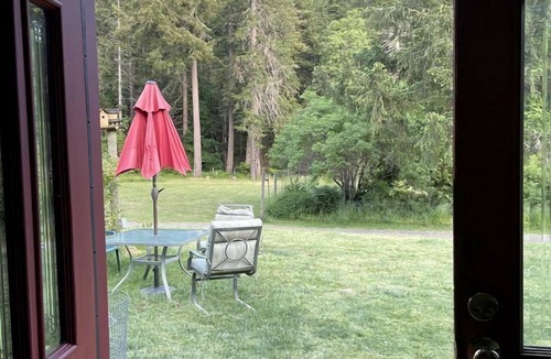 Leland Cottage | Charming Garden Cottage with 155-Acre Forest Retreat Near Wolf Creek, Oregon