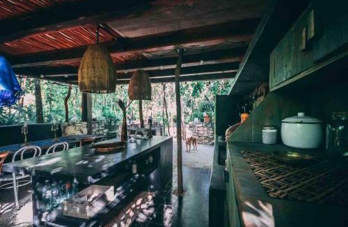 Francisco Uh May Apartment | Cheerful cabin with pool surrounded by nature