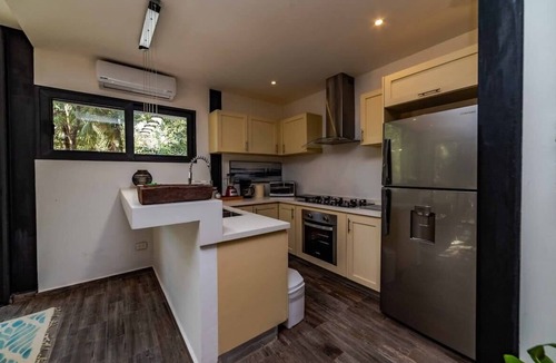 Ek Balam Village House | CHIC 3-Levels at MUN - Rooftop Deck - Pool