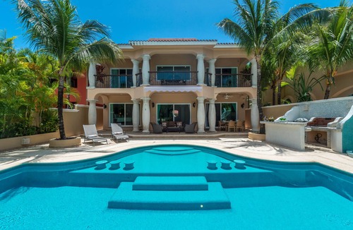 Puerto Aventuras Villa | Chic, casual luxury, private, spacious, ideal location minutes walk to the beach