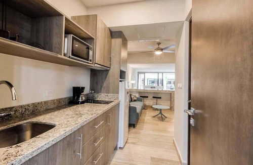 12th Street Condo | Chic studio in Playa Centro, rooftop pool & gym