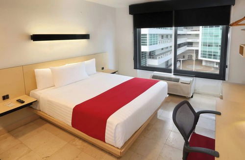 Downtown Cancun Hotel | City Express by Marriott Cancun