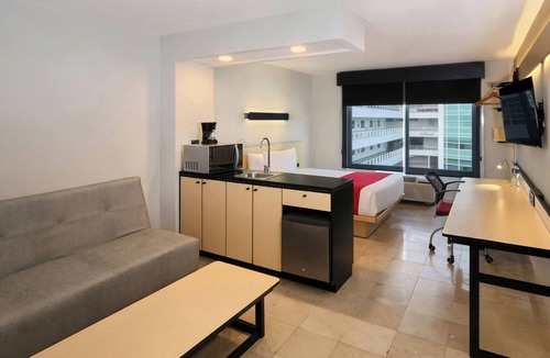 Downtown Cancun Hotel | City Express by Marriott Cancun