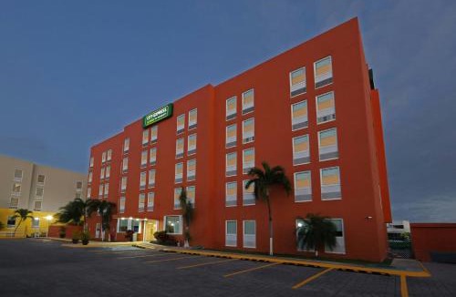 Downtown Cancun Hotel | City Express Junior by Marriott Cancun