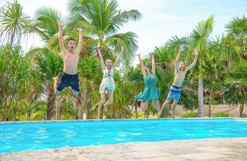 Akumal House | Classic Akumal villa located on Yal Ku Lagoon, pool, AC and more!
