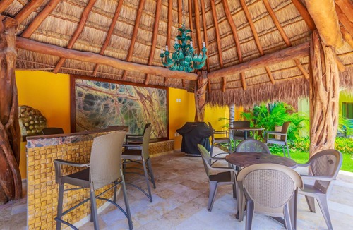 Colonia Salina Chica Villa | Clean, adult-only private villas at Isla Retreats, close to restaurants & beach