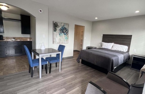 El Rancho Hotel | Cloud 9 Inn - El Ciello Inn