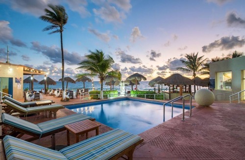 Zona Hotelera Hotel | Coastal Harmony Retreat