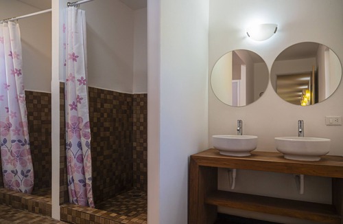 Ekbalan Hostel | Colorbox Beds and Rooms