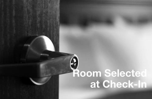 Monterey Hotel | Colton Inn