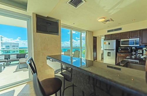 Zona Hotelera Condo | Combo #2014-Tim’s Ocean Condos – Beachfront – 10br/9.5bth + 2 Private Pools!