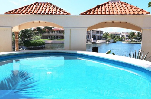 Puerto Aventuras Condo | Condo Bellmare B1 Front Water Lagoon 4 steps to the Pool 1 Min.from the beach