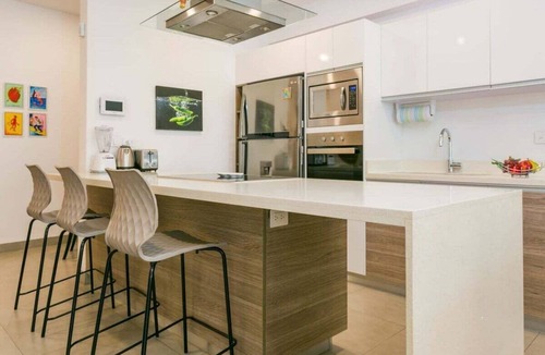 Centro Condo | Contemporary 2 BR Oasis Near Beach: Fast Internet