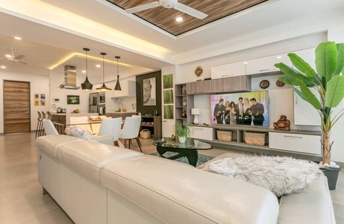 Centro Condo | Contemporary 2 BR Oasis Near Beach: Fast Internet