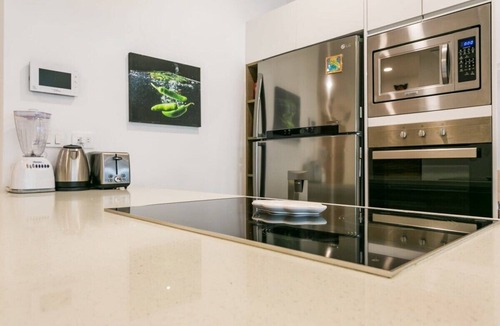 Centro Condo | Contemporary 2 BR Oasis Near Beach: Fast Internet