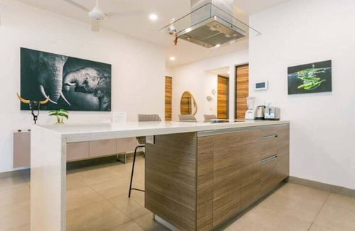 Centro Condo | Contemporary 2 BR Oasis Near Beach: Fast Internet
