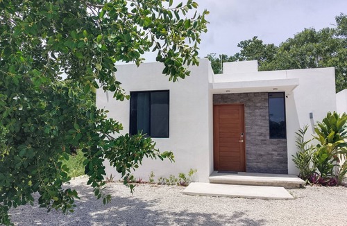 Majahual House | Cottage by the sea in a typical village