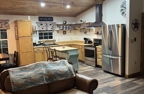 Morriston House | Cozy 2-bedroom, 2-bathroom retreat near HITS and the World Equestrian Center.