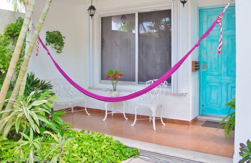 Colonia Adolfo Lopez Mateos Villa | Cozy 2 Floors & 4 Bedroom Villa in Cozumel. V8