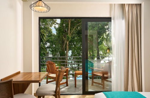 Chetumal Hotel | Cristalino Lagoon Front Hotel Restaurant & SPA