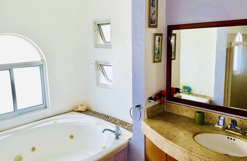 Playacar Bed & Breakfast | Deluxe Jacuzzi Balcony Room With Swimming Pool Air Conditioning and Parking