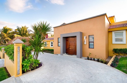 Isla Mujeres House | Double Lot 4BR Oceanfront Oasis + Pool + Concierge
