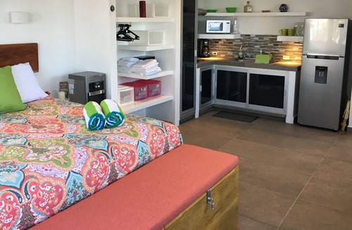 Centro - Supmza 001 Apartment | Downtown Isla Mujeres Modern Studio with Views of Downtown, Ocean & Cancun