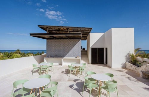 Puerto Morelos Apartment | Dreamy Sunsets | Rooftop Pool
