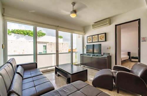 Centro Apartment | Duplex with Rooftop Plunge Pool short walk to Beach