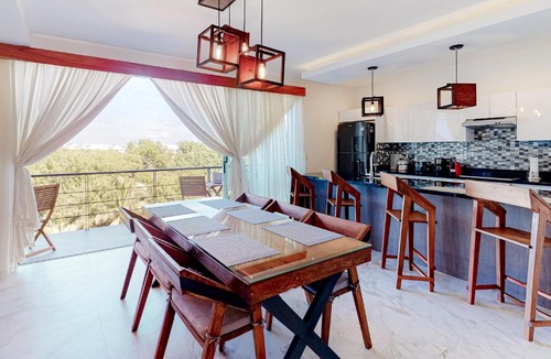Villa Juarez Hotel | Eight VIP Beach Condo 301