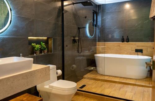 Centro Apartment | Elegant Lux Condo - Fast Wi-fi- Near the Beach