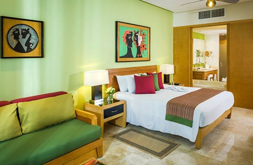 Ejidal Hotel | Enjoy with your family group in a two-bedroom suite.