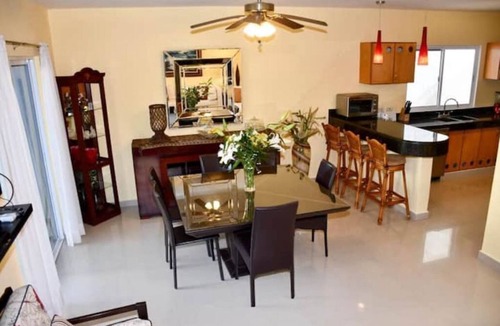 Villa Juarez House | Entire Home. 4 Bedroom Villa/close to beach/pool/200 mbps