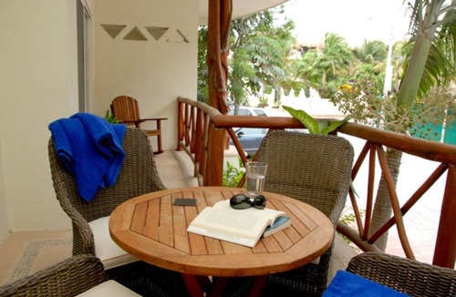 Gonzalo Guerrero Condo | ENTRANCE TO MAMITAS BEACH - STEPS TO 5TH AVENUE