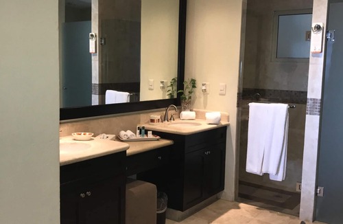 Playa Mujeres Resort | ESCAPE THE WINTER BLUES IN CANCUN AT A 5-STAR RESORT 1BR/2BA OCEAN FRONT SUITE