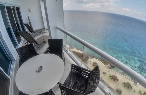 Zona Hotelera Norte Condo | Escape to this amazing Beachfront condo at Peninsula Grand Cozumel!
