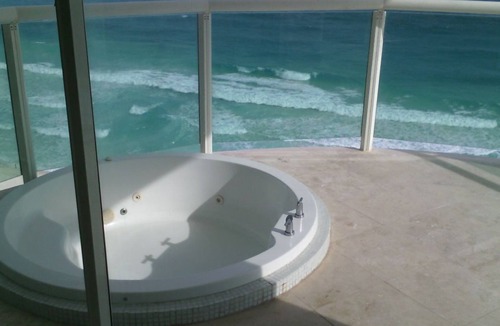 Zona Hotelera Condo | EXCLUSIVO AMPLIO CONDOMINIO FTE AL MAR DE CANCUN.RENTA POR NOCHE POR MES,ANUAL.