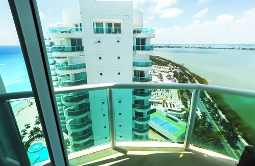 Zona Hotelera Condo | EXCLUSIVO AMPLIO CONDOMINIO FTE AL MAR DE CANCUN.RENTA POR NOCHE POR MES,ANUAL.