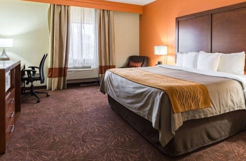 Northeast Houston House | Experience the Best King Room for Your Getaway