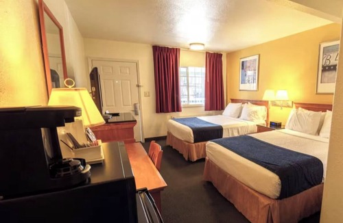 Pendleton Hotel | Family-Friendly Room w/Free Breakfast & Free Parking Near Local Attractions