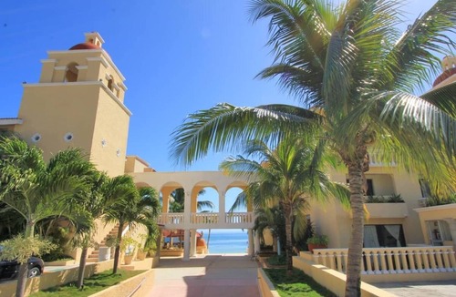 Puerto Juarez Resort | Family Friendly Waterfront Resort in Cancun w/Waterpark!