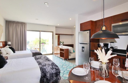 La Veleta Apartment | Family Suites - Rooftop Pool - BBQ Area